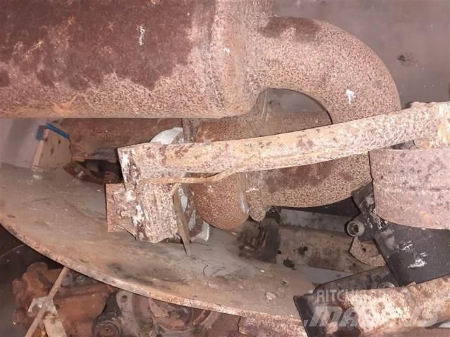 Ford 678 HTA Dzinēji