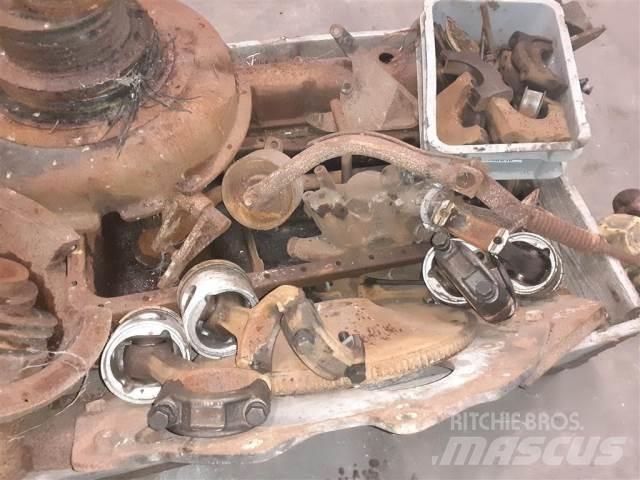 Ford 678HTA Dzinēji