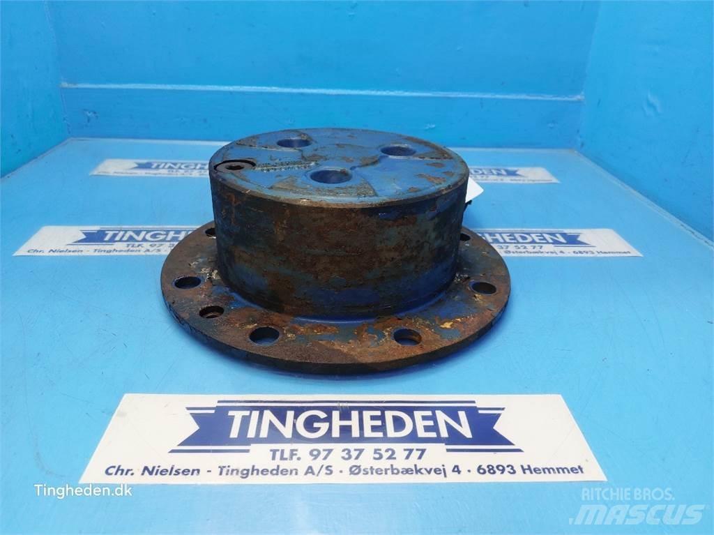 Ford 8210 Cits traktoru papildaprīkojums