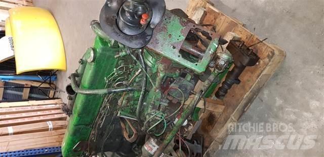 Ford 826F Dzinēji