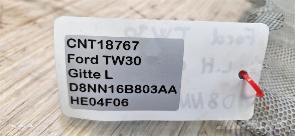 Ford TW30 Cits traktoru papildaprīkojums