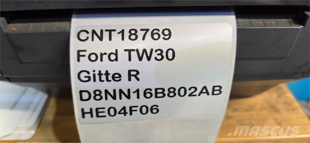 Ford TW30 Cits traktoru papildaprīkojums