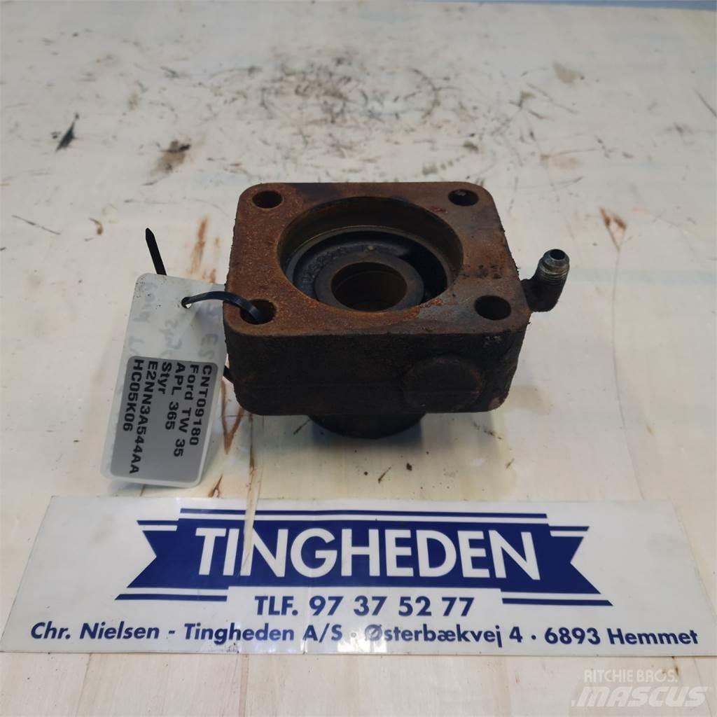 Ford TW35 Cits traktoru papildaprīkojums