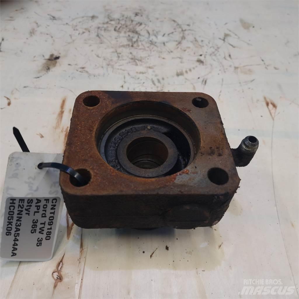 Ford TW35 Cits traktoru papildaprīkojums