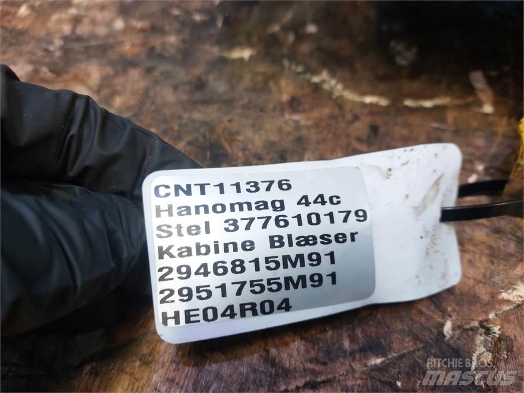  Hannonag 44C Kabīnes un interjers