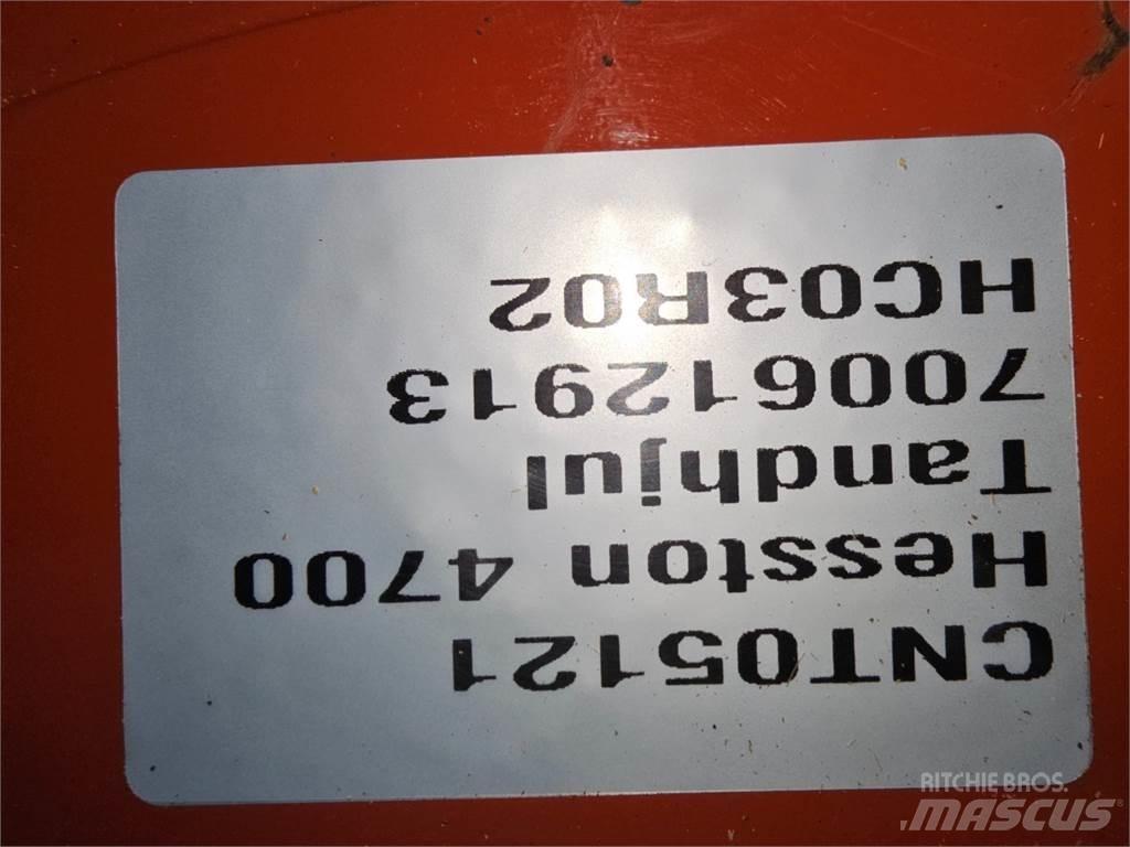 Hesston 4700 Cits lopbarības novācēju, kombainu aprīkojums
