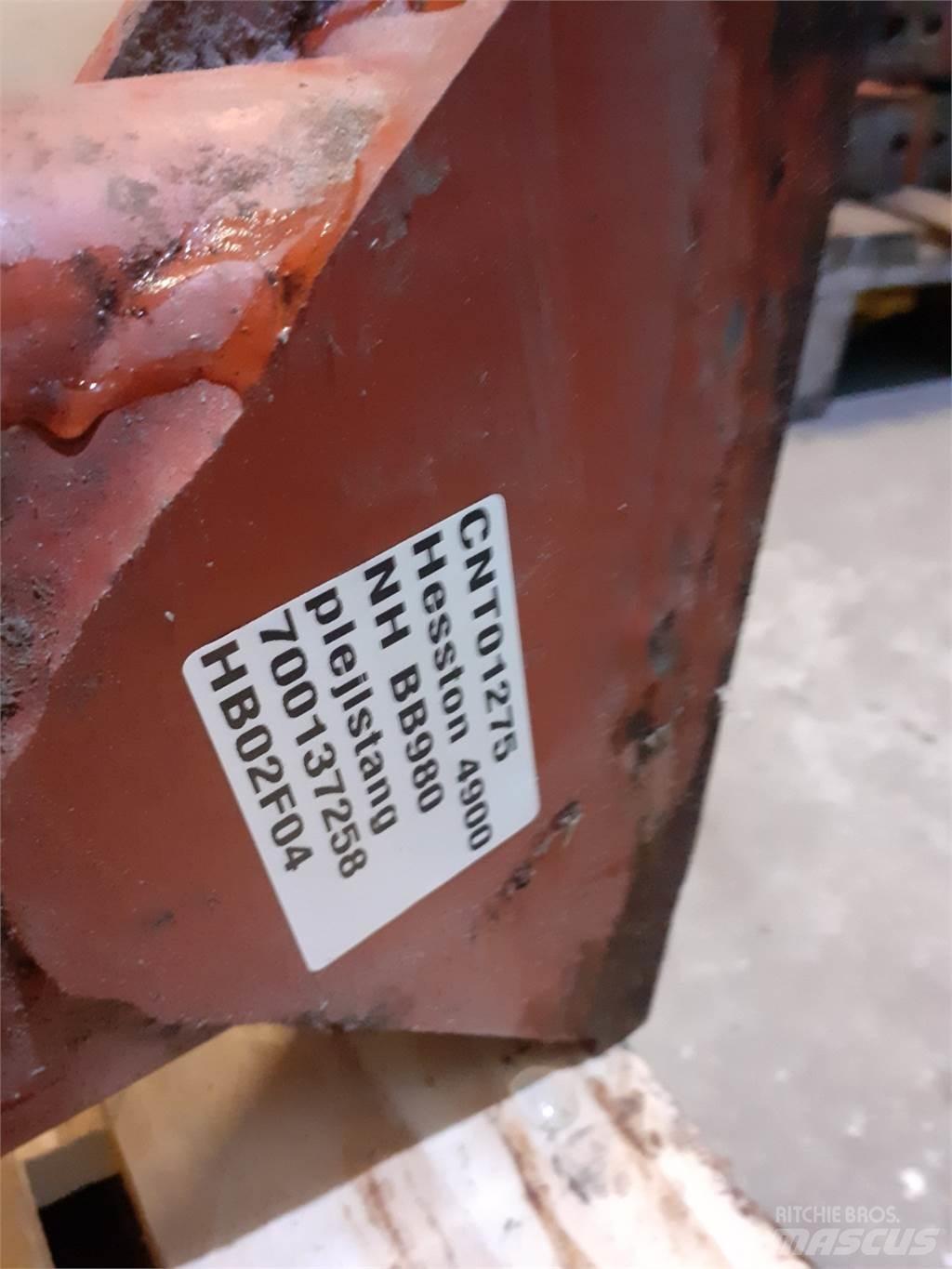 Hesston 4900 Cits lopbarības novācēju, kombainu aprīkojums