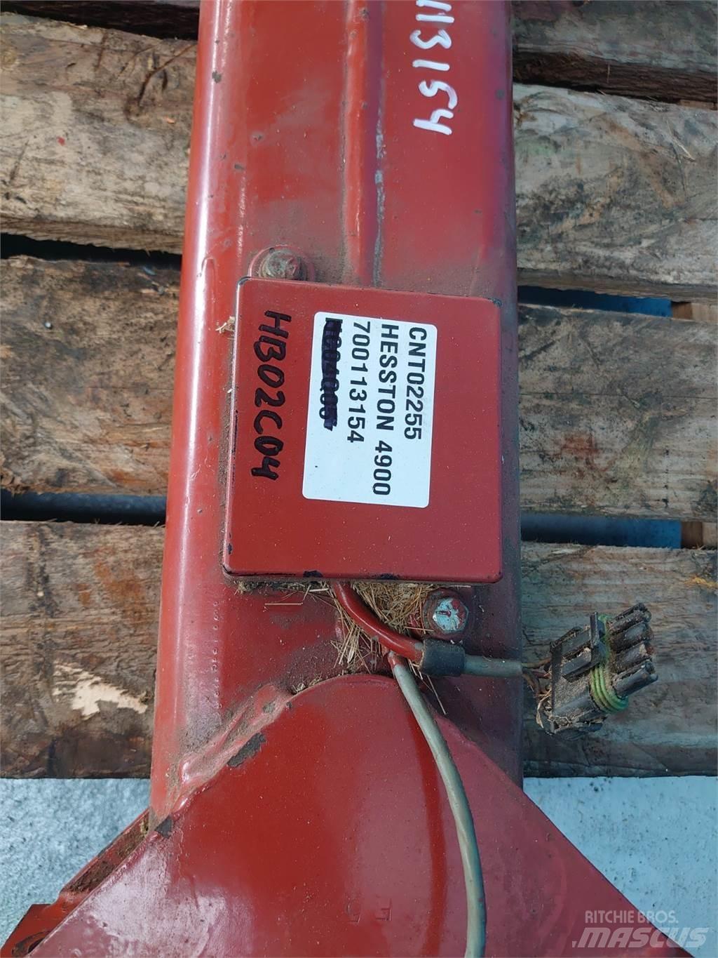 Hesston 4900 Cits lopbarības novācēju, kombainu aprīkojums