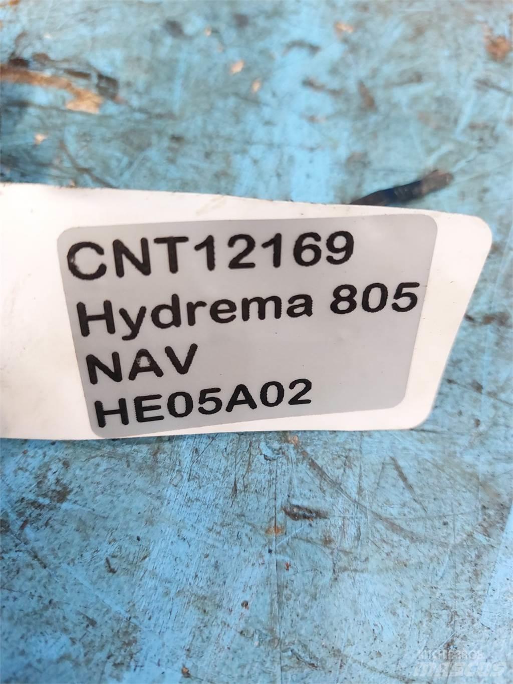 Hydrema 806 Strēles un kausi