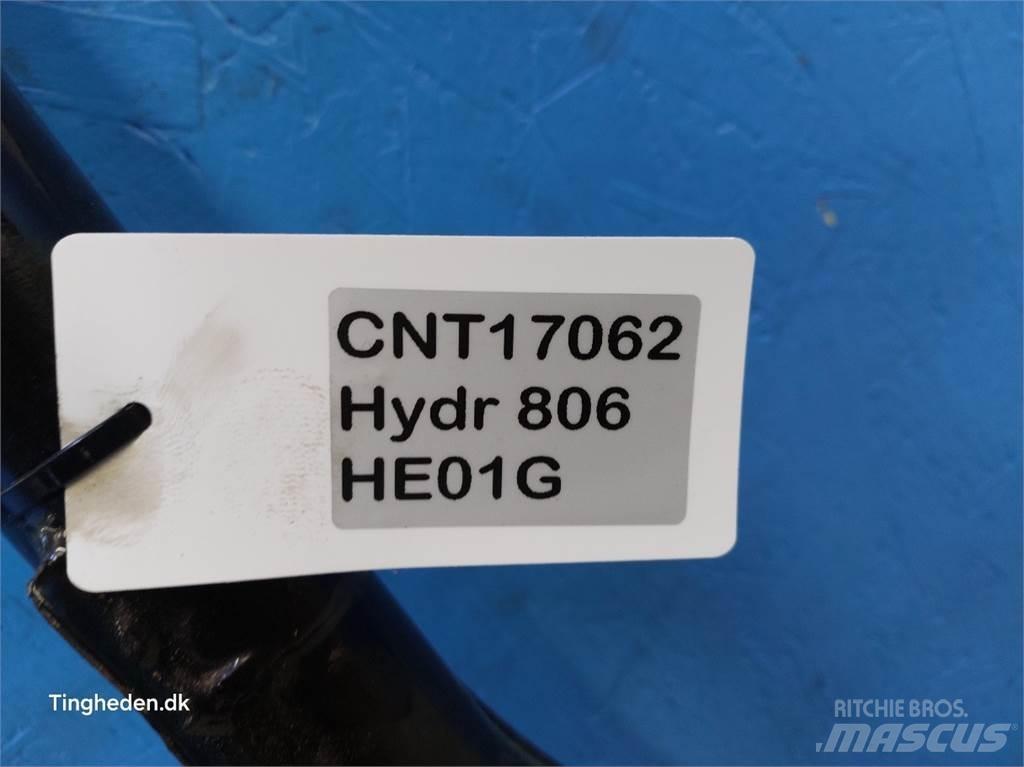 Hydrema 806 Dzinēji