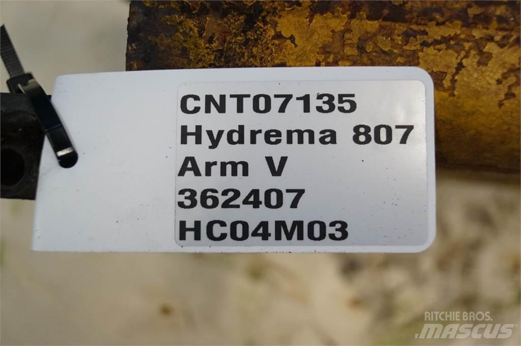 Hydrema 807 Strēles un kausi