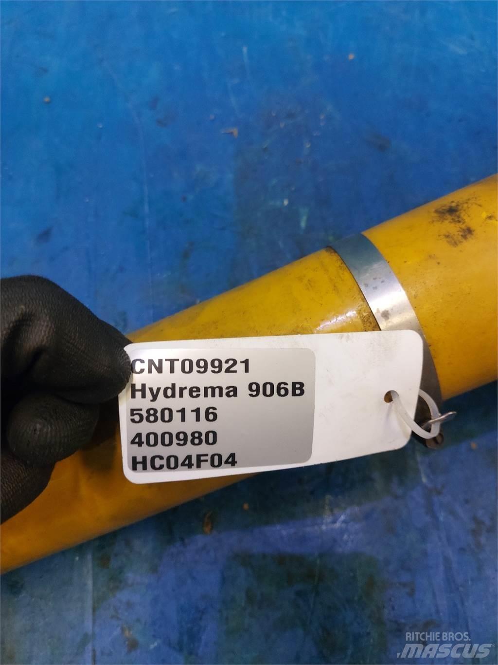 Hydrema 906B Dzinēji