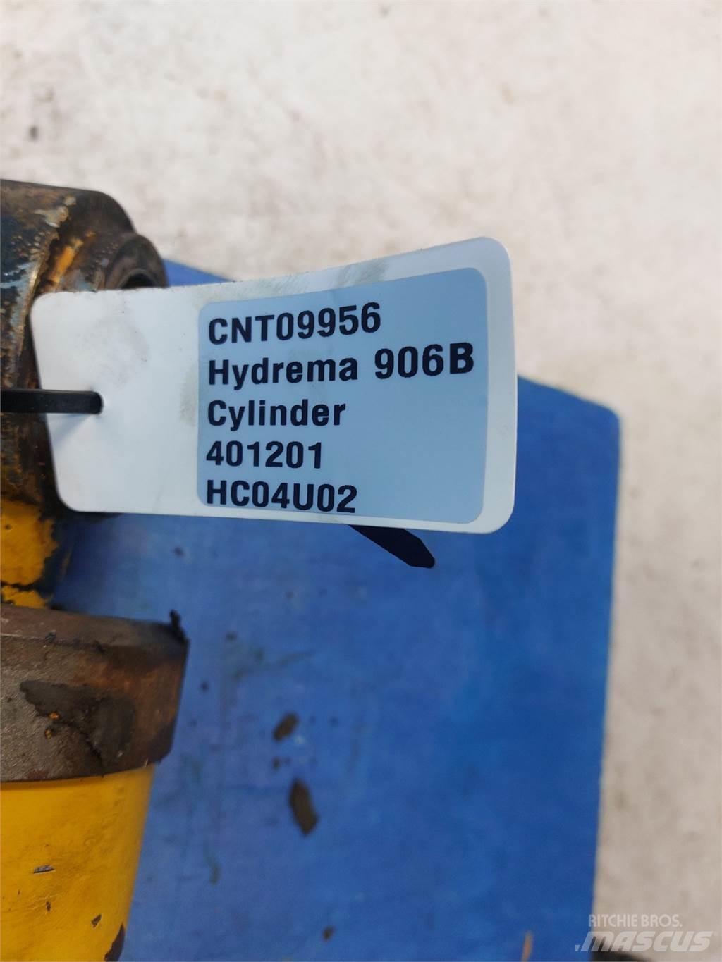 Hydrema 906B Strēles un kausi