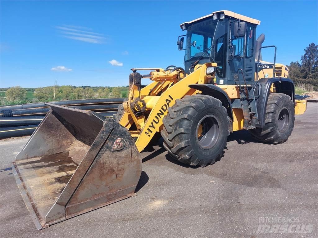 Hyundai HL757-9A Iekrāvēji uz riteņiem