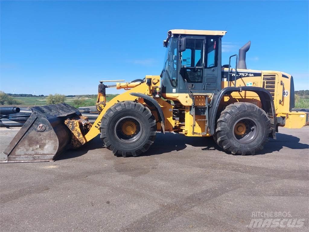 Hyundai HL757-9A Iekrāvēji uz riteņiem