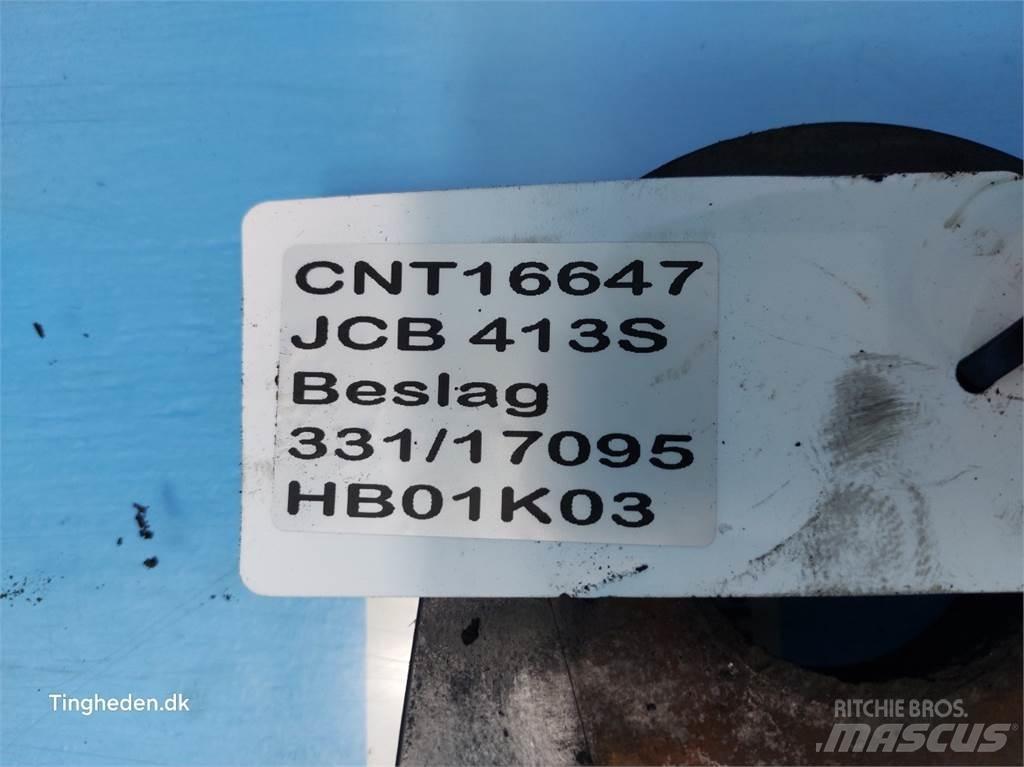 JCB 413S Strēles un kausi
