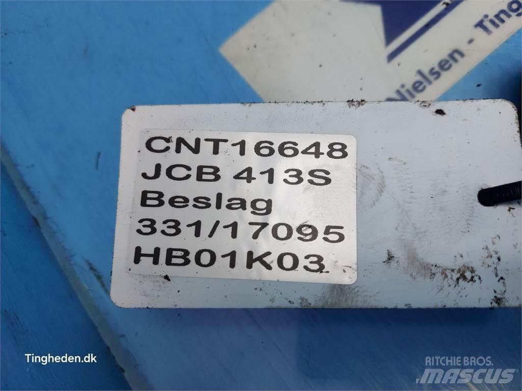 JCB 413S Strēles un kausi