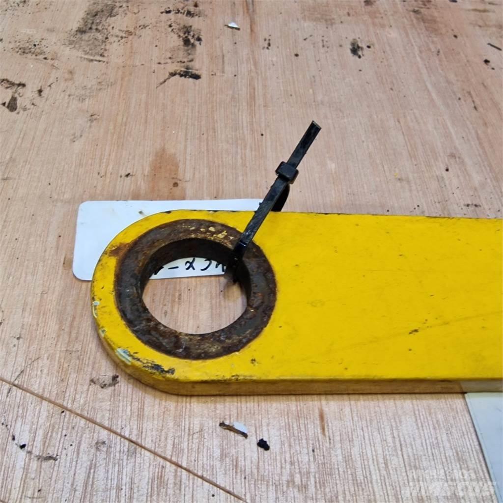 JCB 4CX Strēles un kausi
