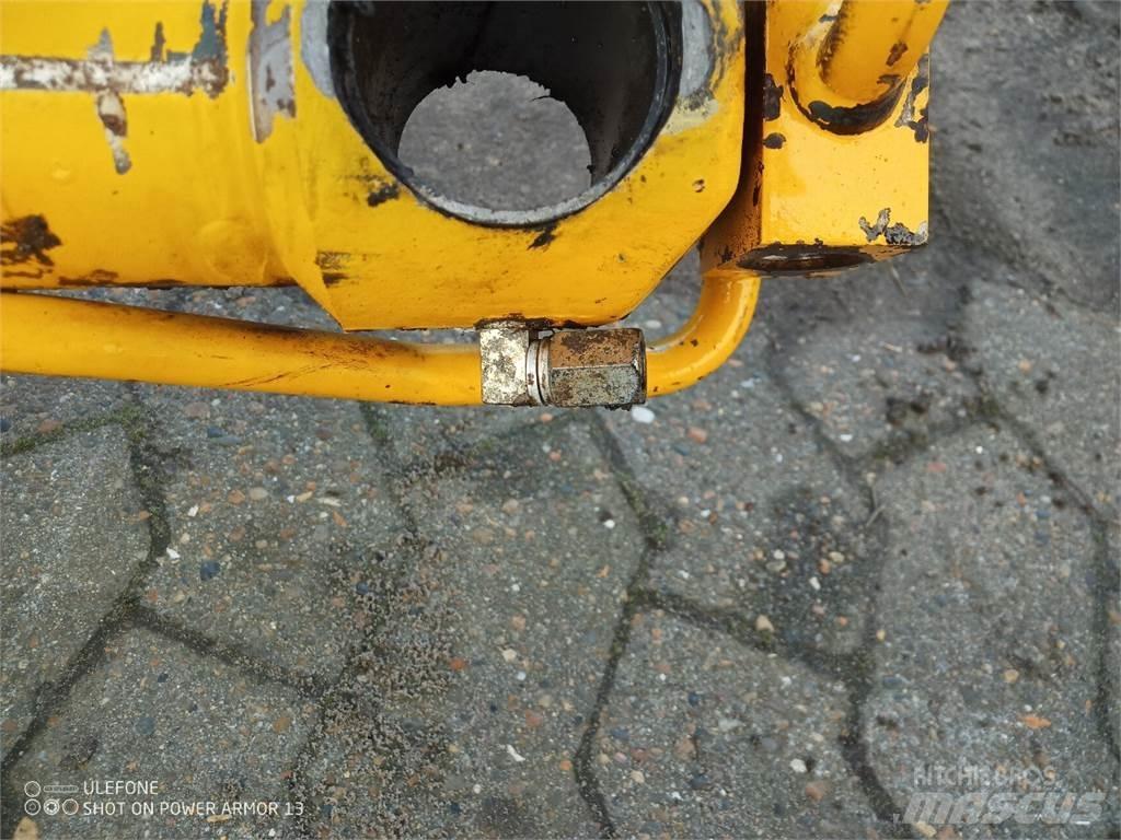 JCB 530 Strēles un kausi