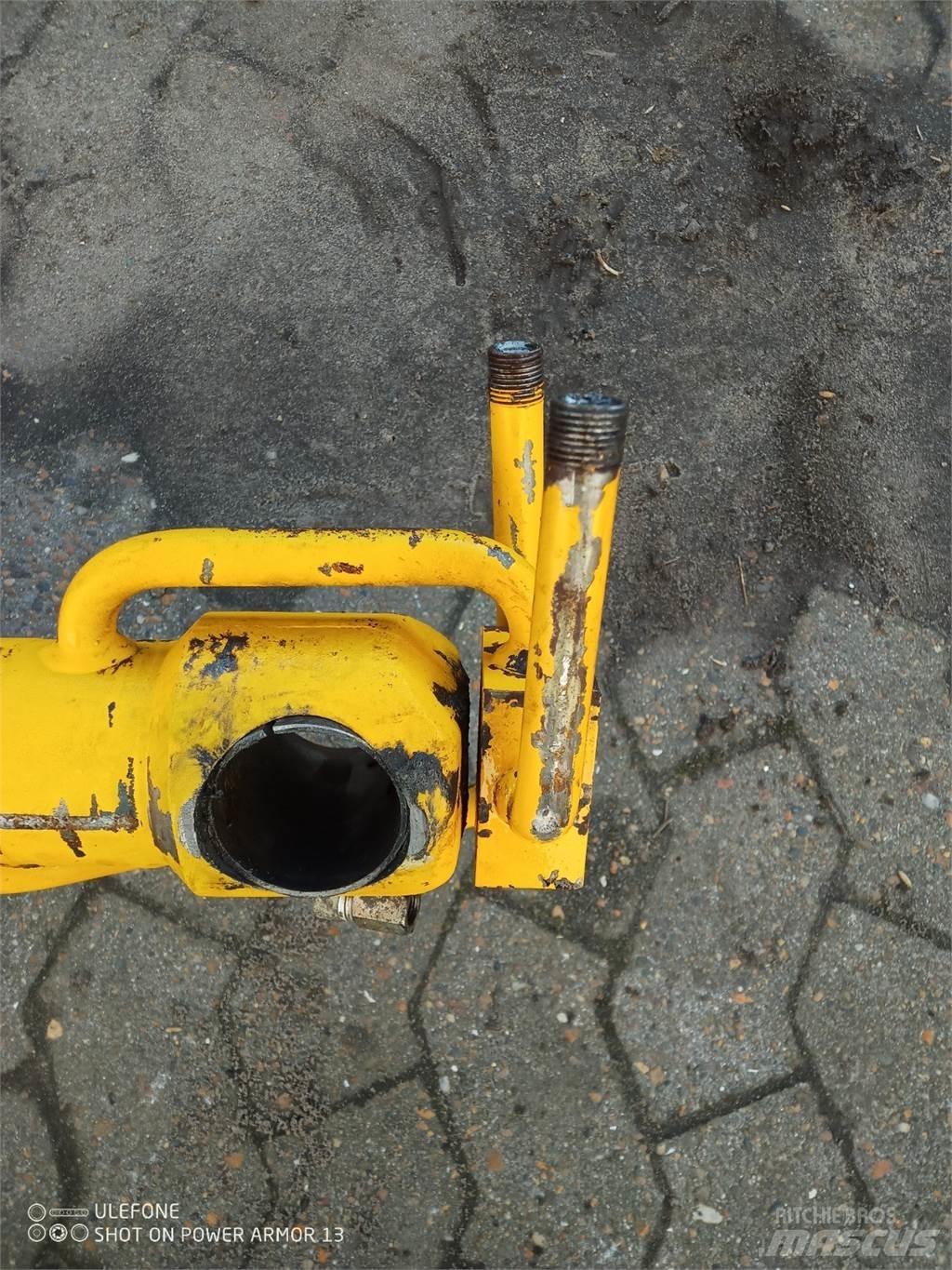 JCB 530 Strēles un kausi