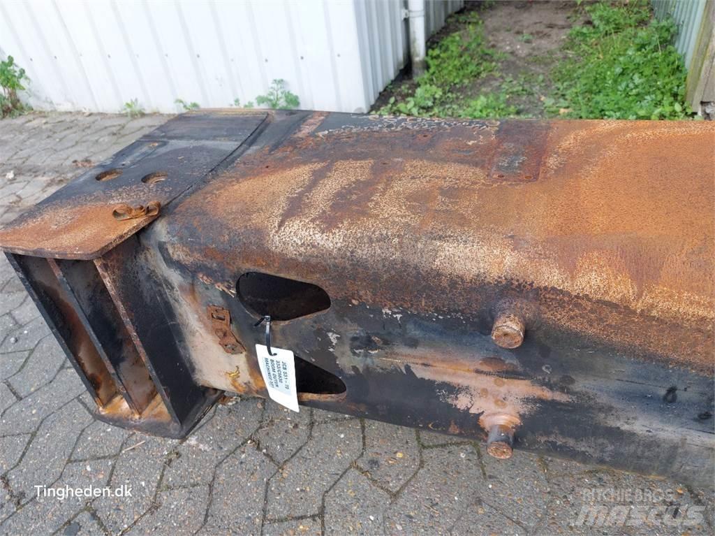 JCB 531-70 Strēles un kausi