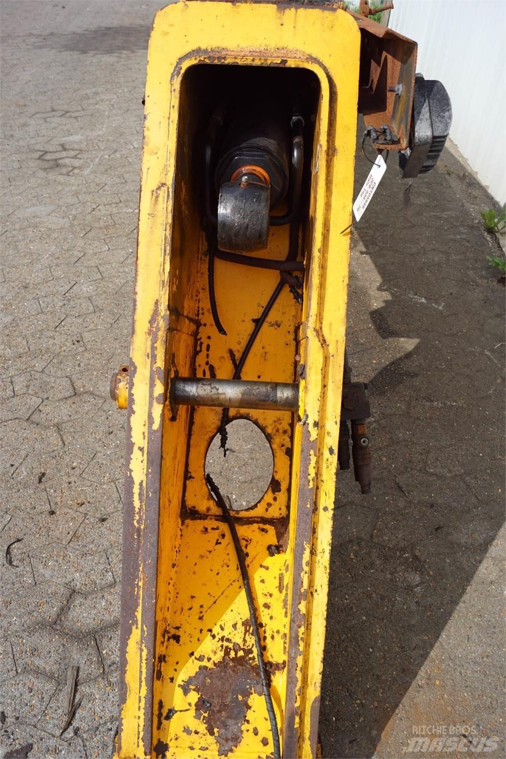 JCB 536-70 Strēles un kausi
