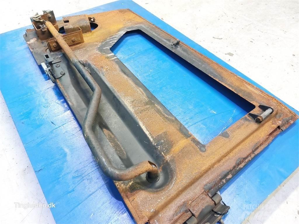 JCB 560-80 Kabīnes un interjers