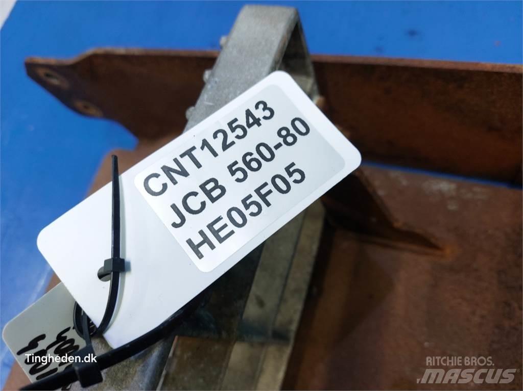 JCB 560-80 Kabīnes un interjers