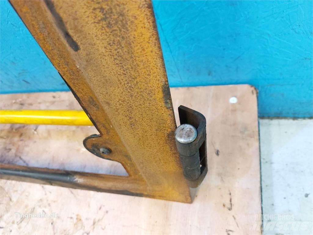 JCB 560-80 Kabīnes un interjers