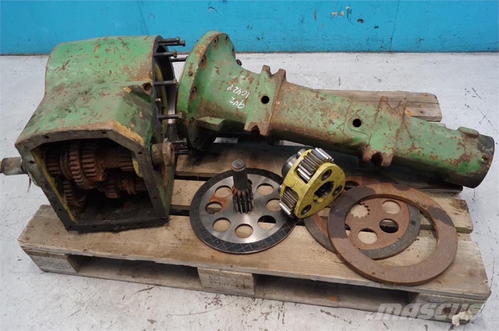John Deere 1042 Transmisija
