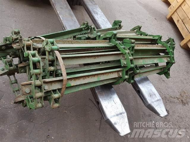 John Deere 1052 Ražas novākšanas kombainu papildaprīkojums