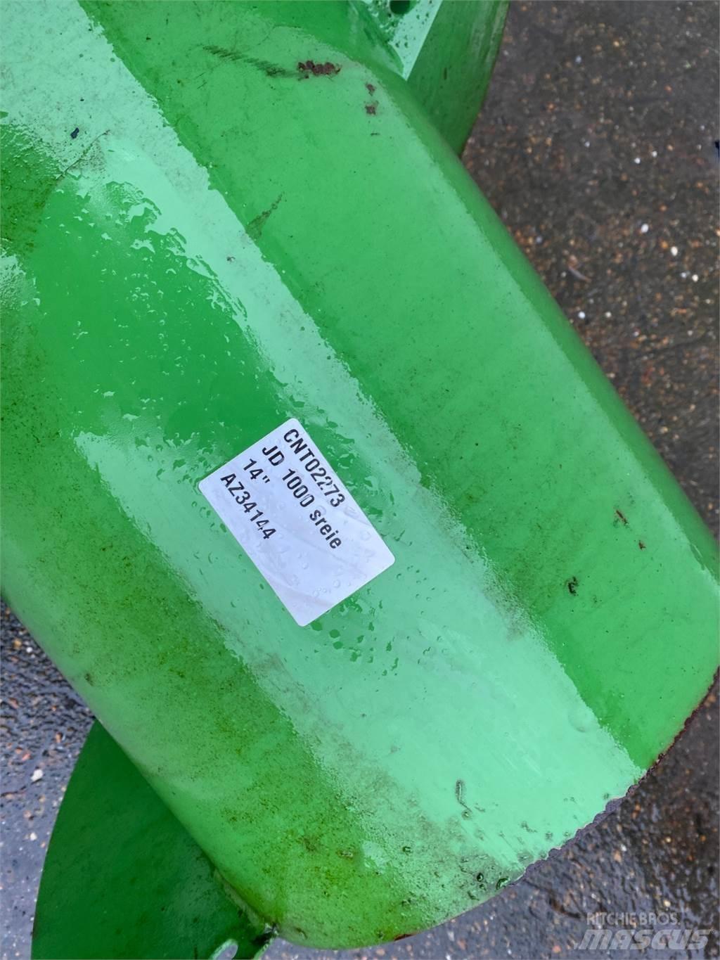 John Deere 1065 Ražas novākšanas kombainu papildaprīkojums