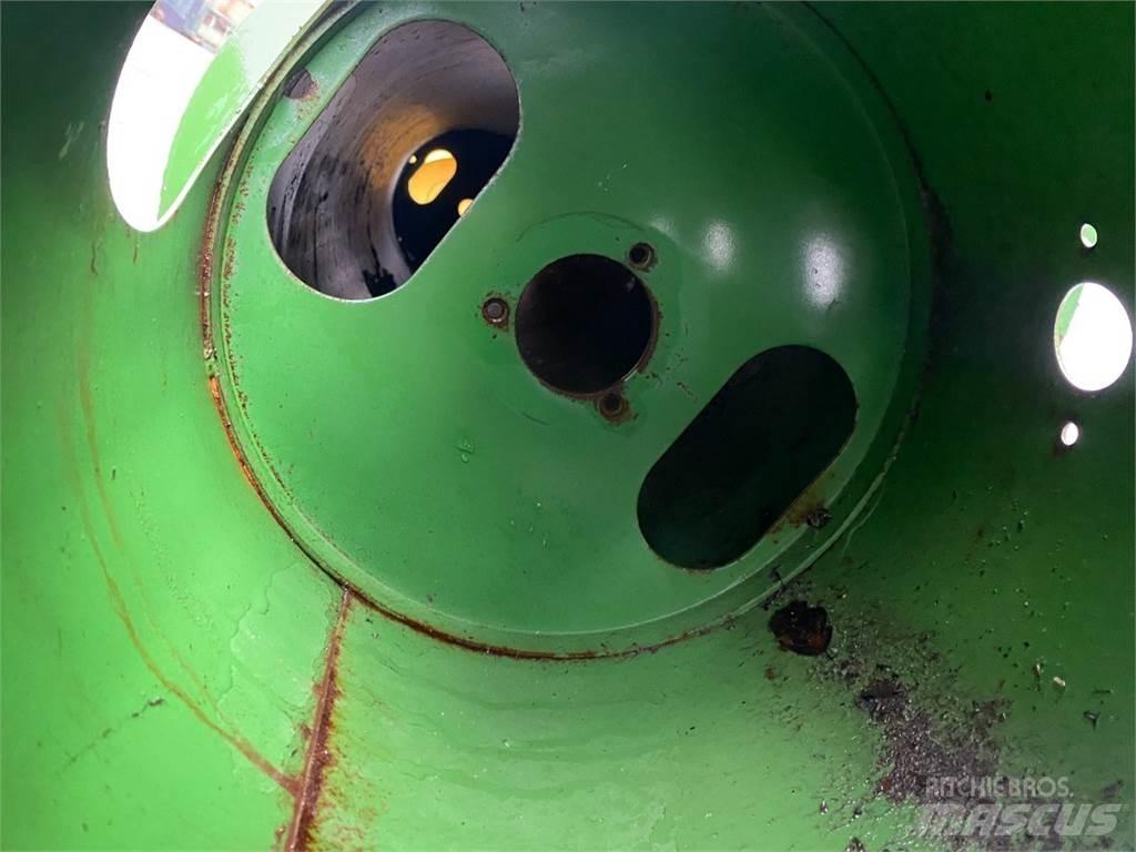 John Deere 1065 Ražas novākšanas kombainu papildaprīkojums