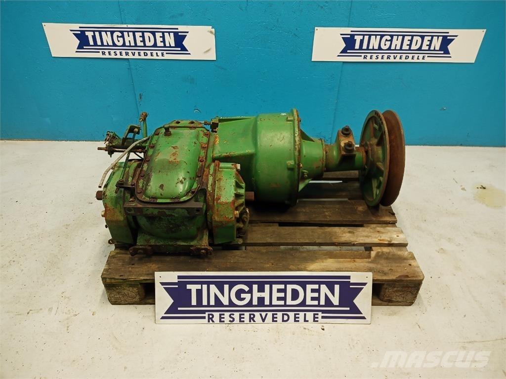 John Deere 1065 Transmisija