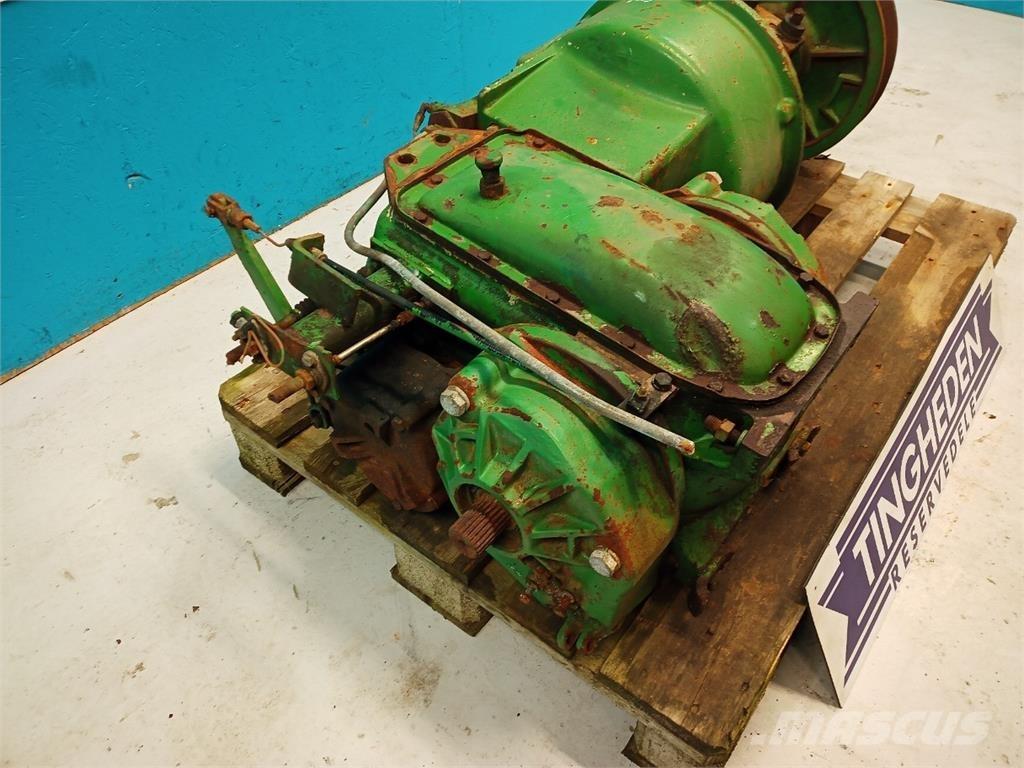 John Deere 1065 Transmisija