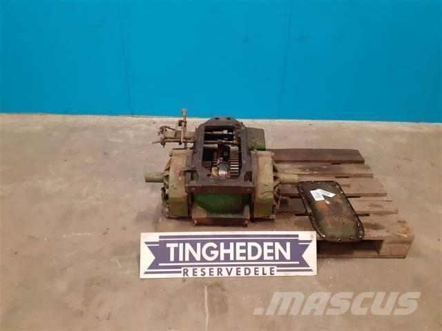 John Deere 1075 Transmisija