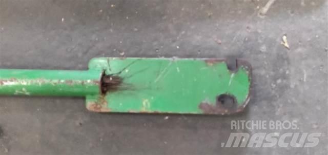 John Deere 1075 Ražas novākšanas kombainu papildaprīkojums