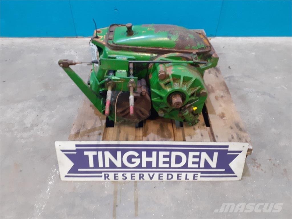 John Deere 1075 Transmisija