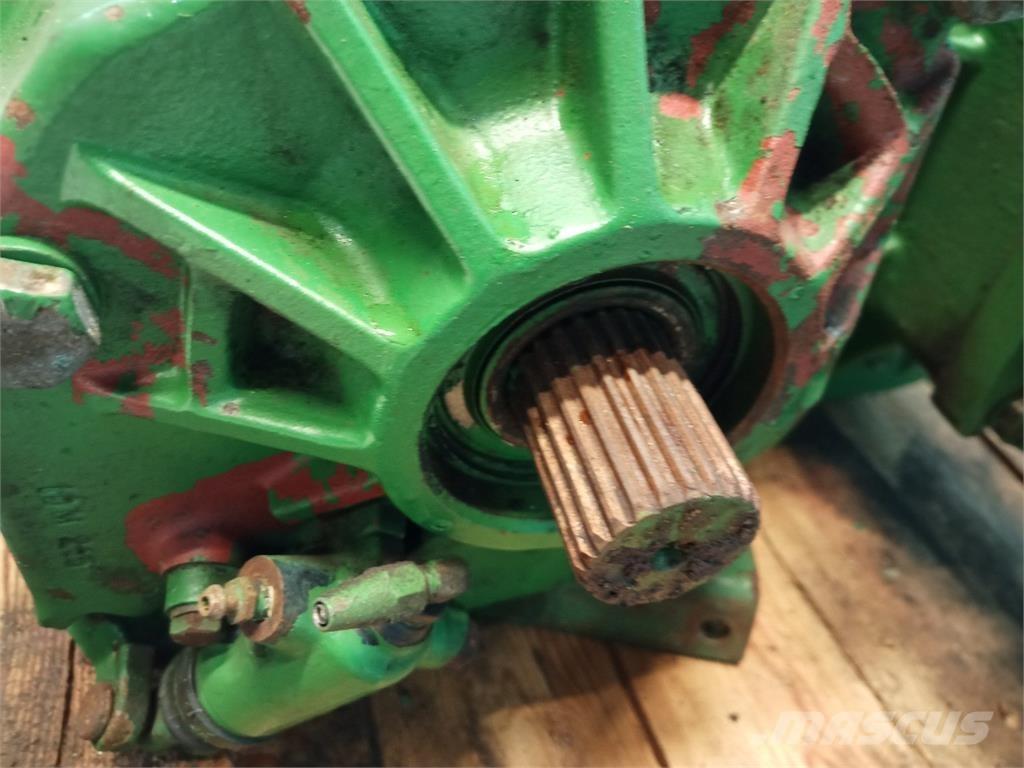 John Deere 1075 Transmisija
