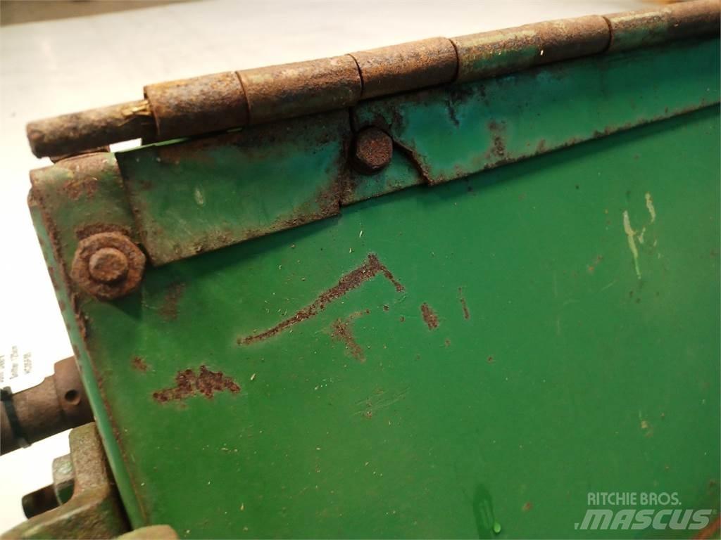 John Deere 1075 Ražas novākšanas kombainu papildaprīkojums
