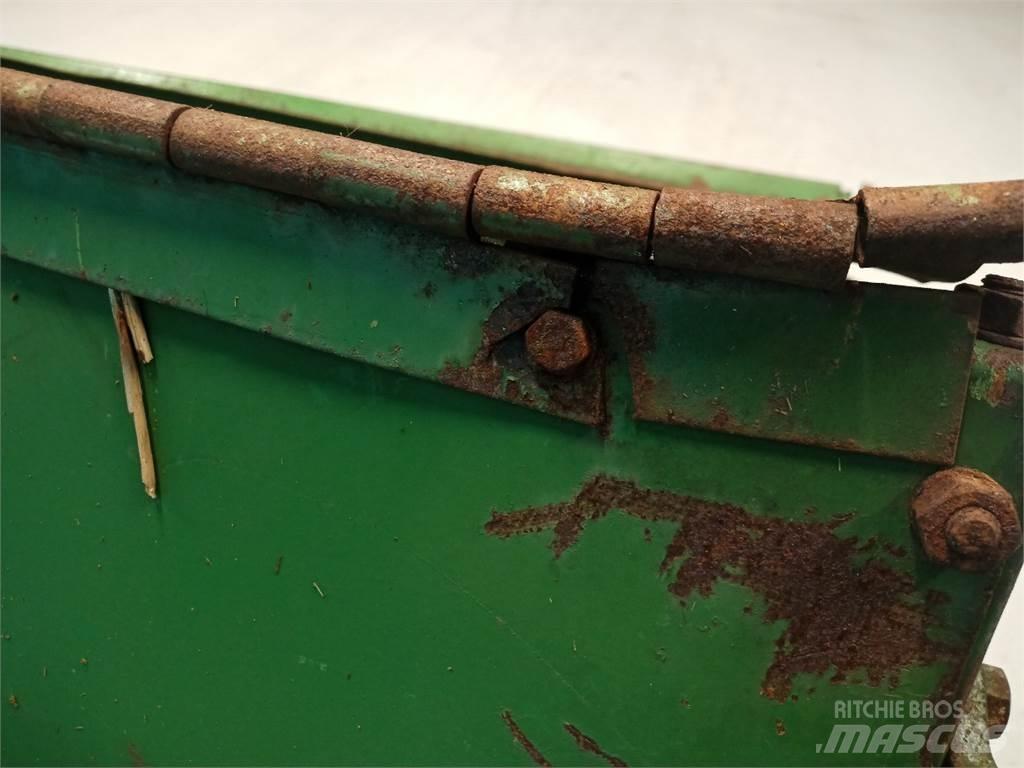 John Deere 1075 Ražas novākšanas kombainu papildaprīkojums