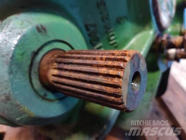 John Deere 1085 Ražas novākšanas kombainu papildaprīkojums