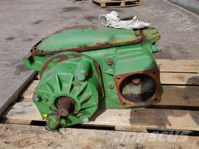 John Deere 1085 Transmisija