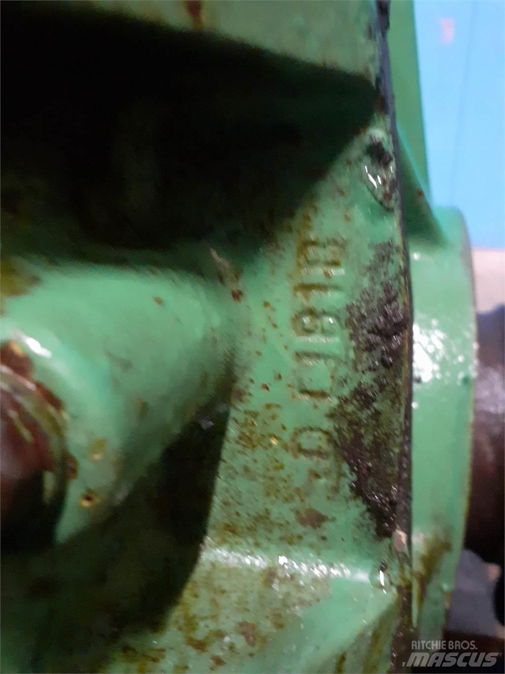 John Deere 1085 Ražas novākšanas kombainu papildaprīkojums