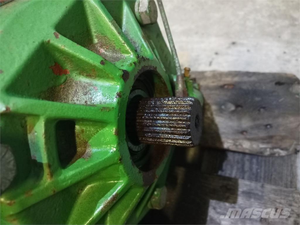 John Deere 1085 Transmisija