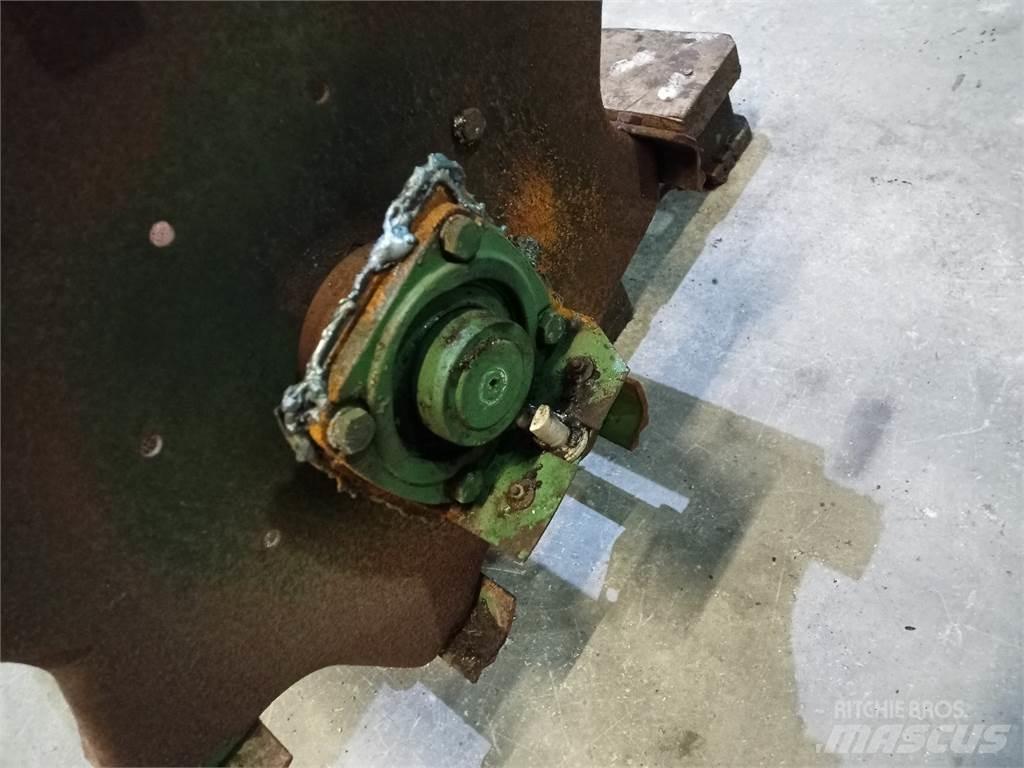 John Deere 1085 Ražas novākšanas kombainu papildaprīkojums