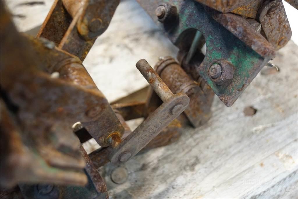 John Deere 1085 Ražas novākšanas kombainu papildaprīkojums