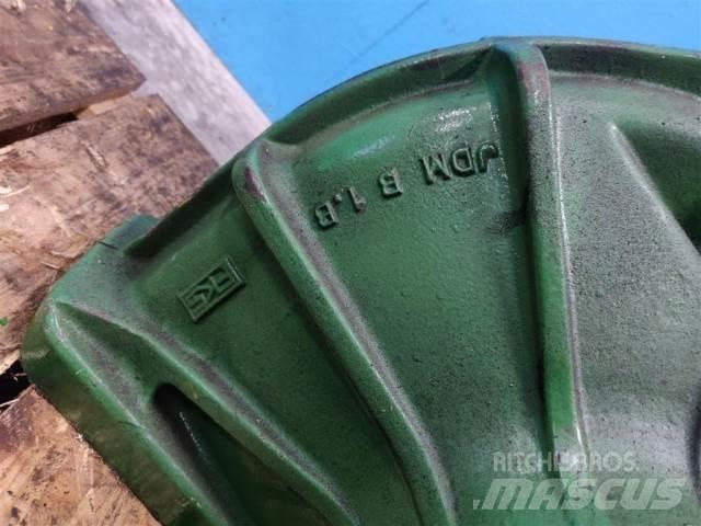 John Deere 1177 Ražas novākšanas kombainu papildaprīkojums