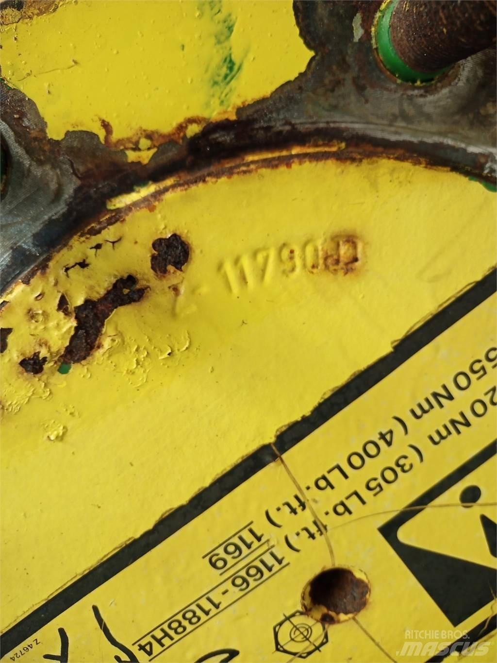 John Deere 1177 Ražas novākšanas kombainu papildaprīkojums