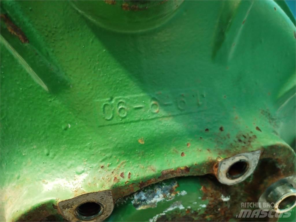 John Deere 1177 Ražas novākšanas kombainu papildaprīkojums
